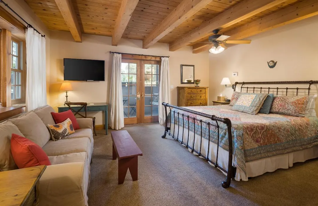 Sunflower Hill Inn-1